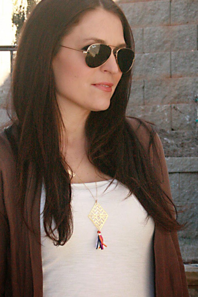 ray-ban sunglasses james perse t-shirt chevron necklace darleen meier jewelry