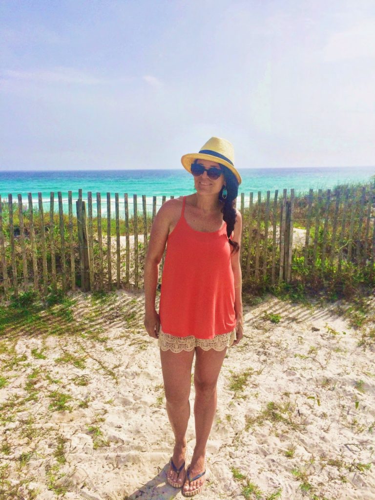 What to Wear and Bring to the Beach: Florida Style - Darling