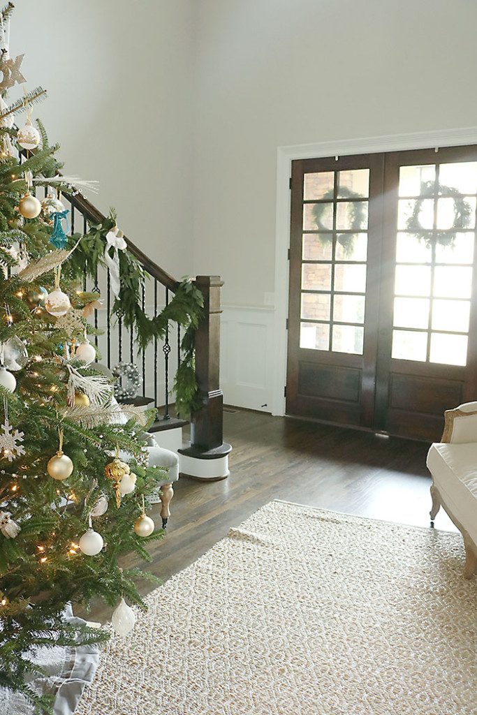 christmas-tree-two-wreaths