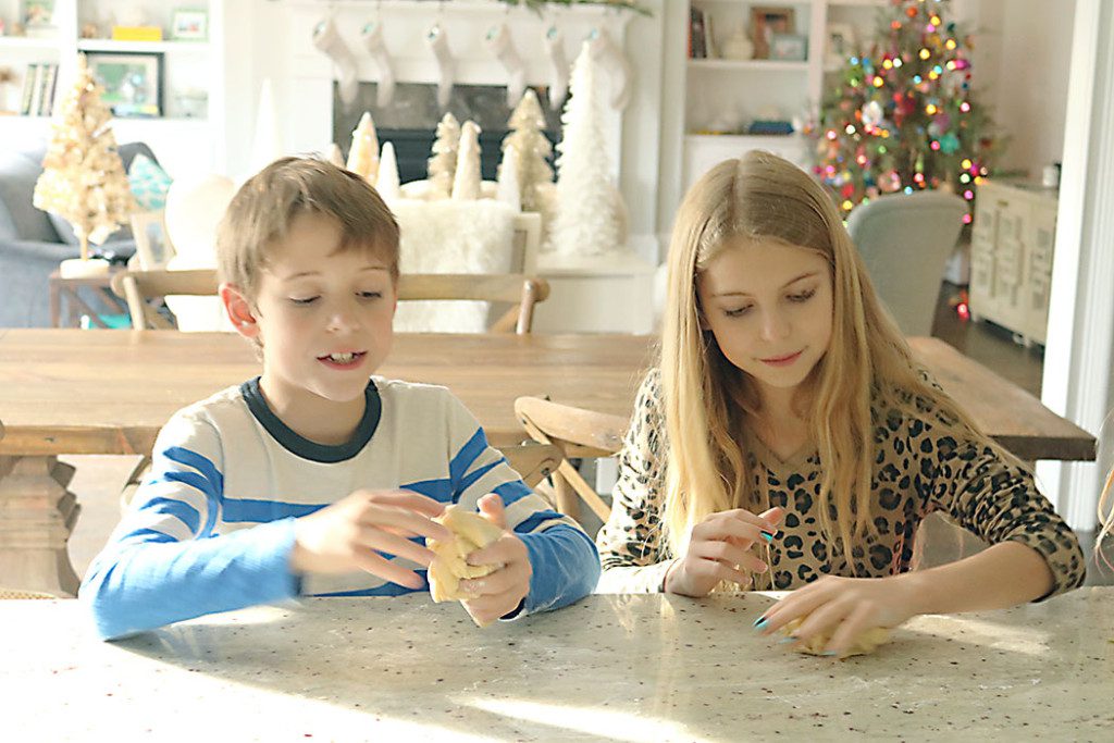 making-sugar-cookie-children