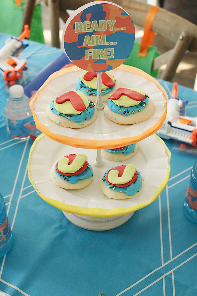 nerf-gun-birthday-party-cookie-stand