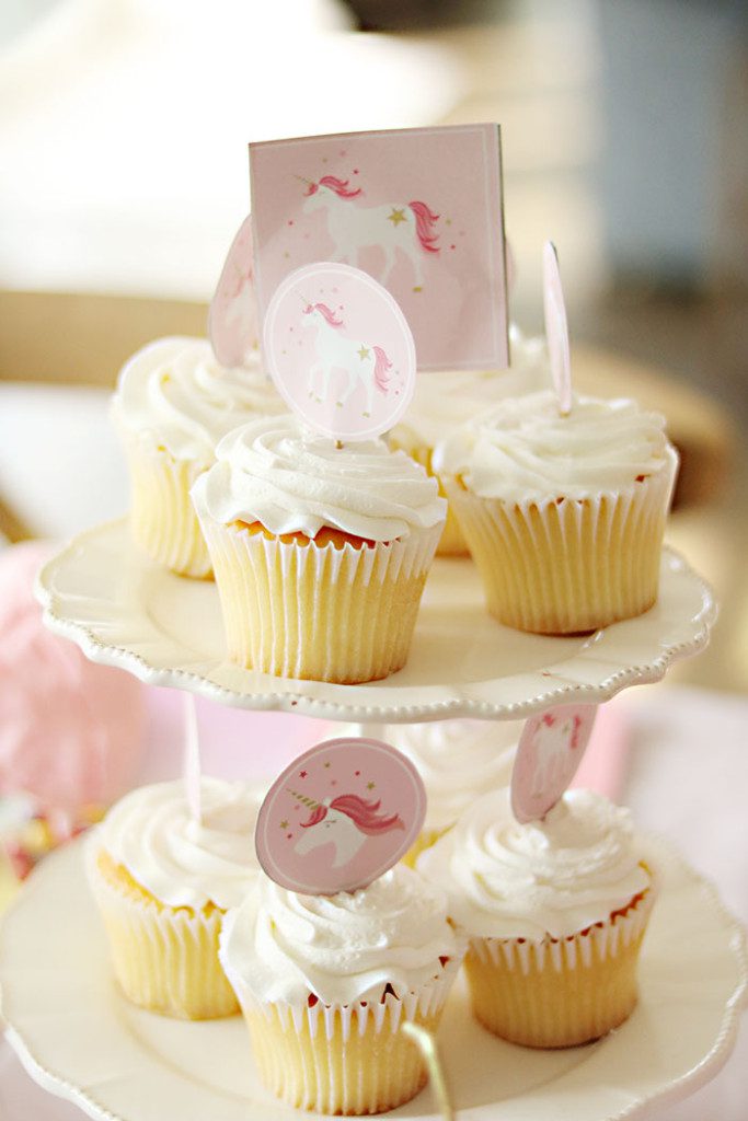 unicorn-birthday-party-cupcakes