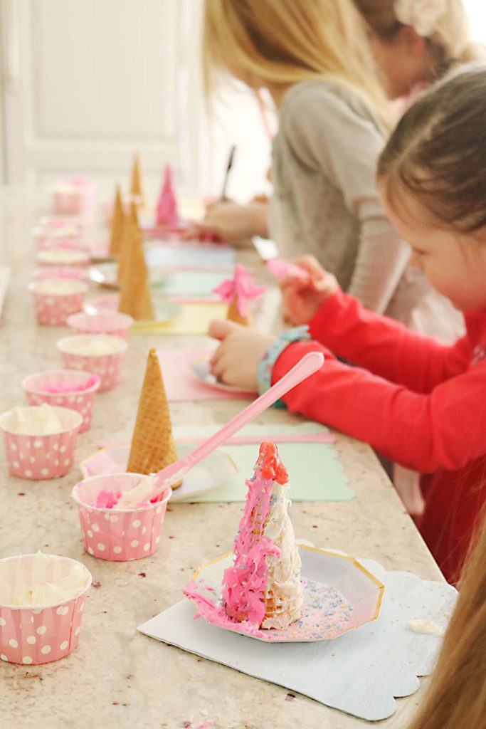 unicorn-birthday-party-decorating-cones