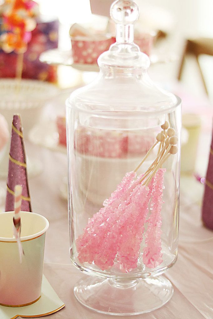 unicorn-birthday-party-rock-candy-lollipop