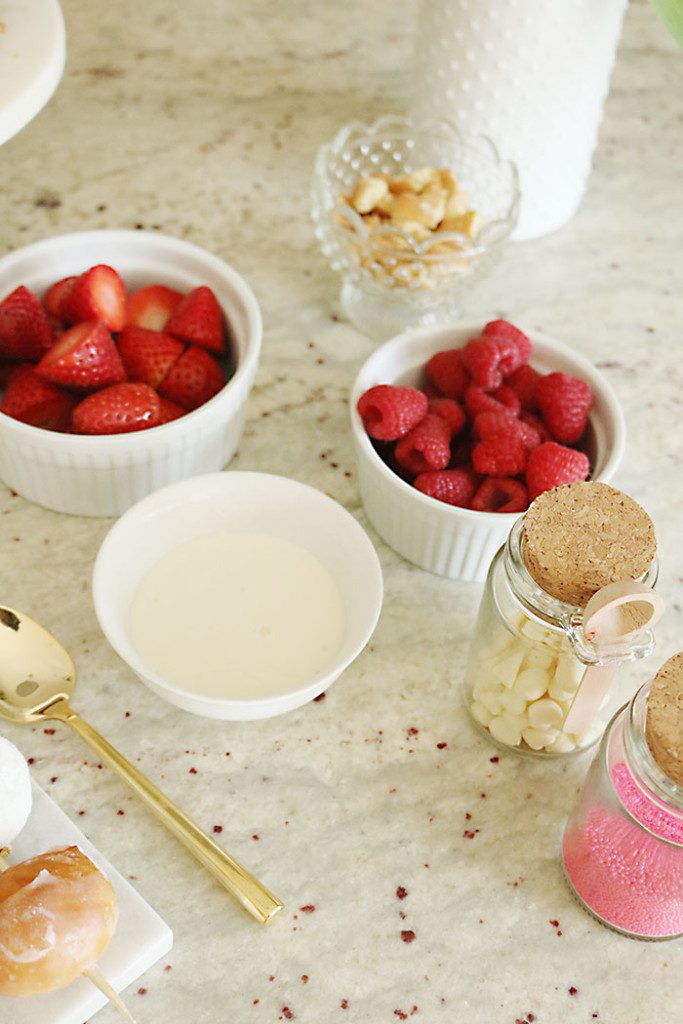 valentine-cheesecake-toppings