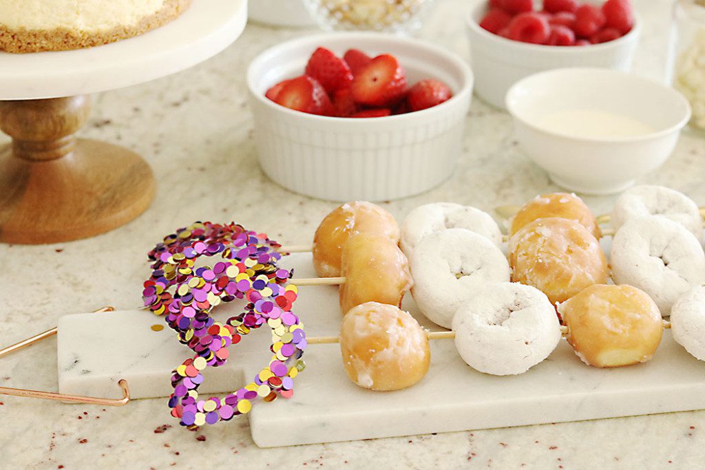 valentine-donut-skewers-with-heart