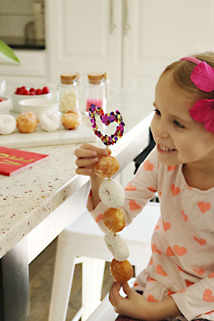 valentine-party-with-donut-skewers