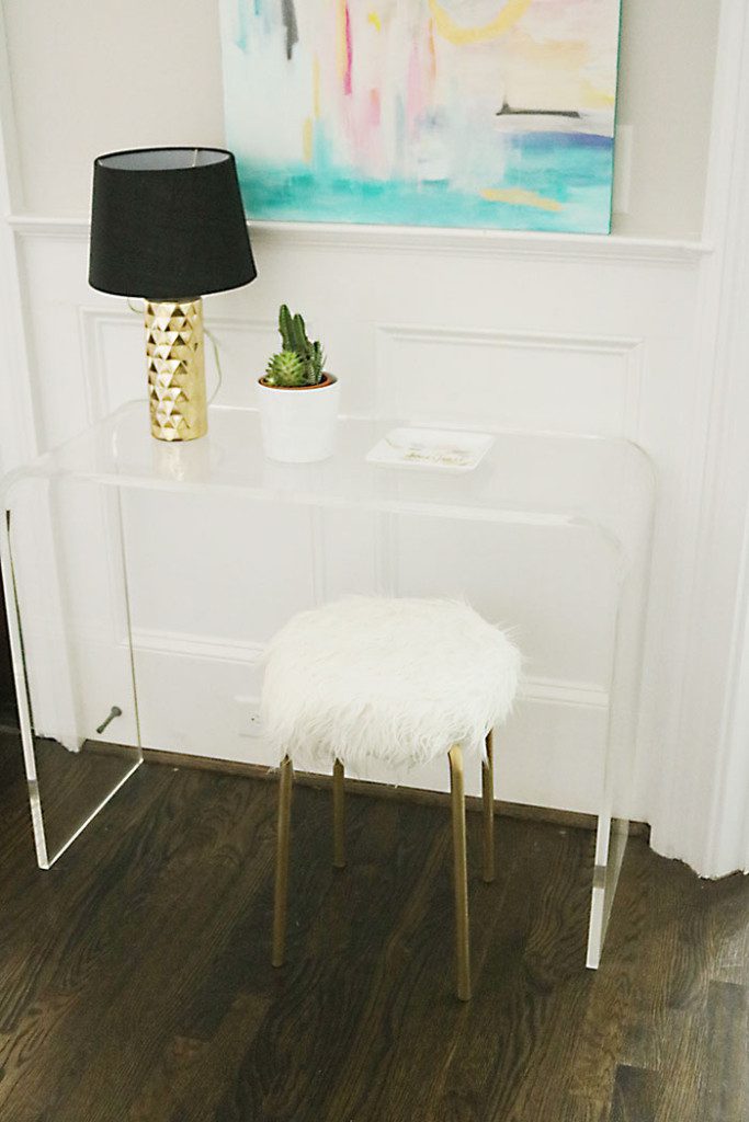 white-fur-stool-diy