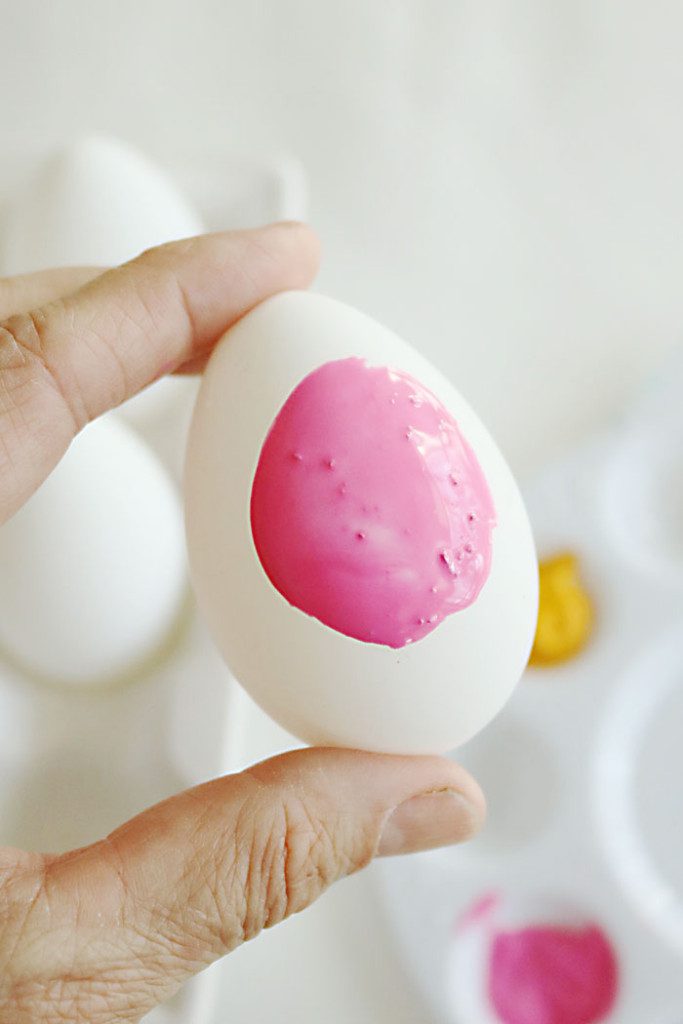 watercolor-easter-egg-painted-circle