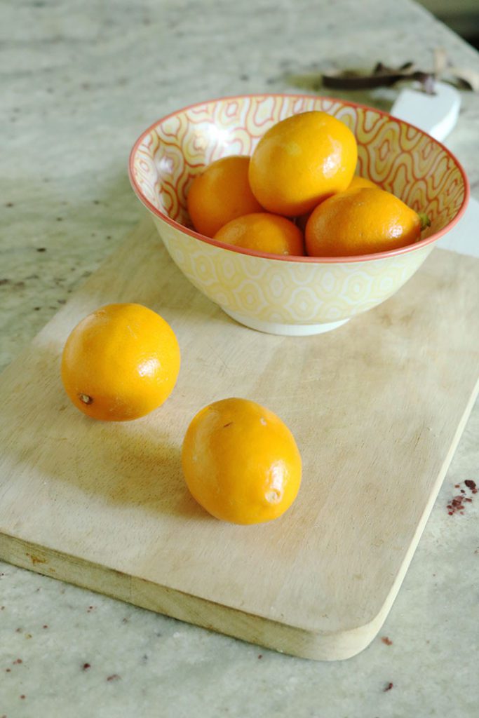 healthy-lemons-in-a-bowl