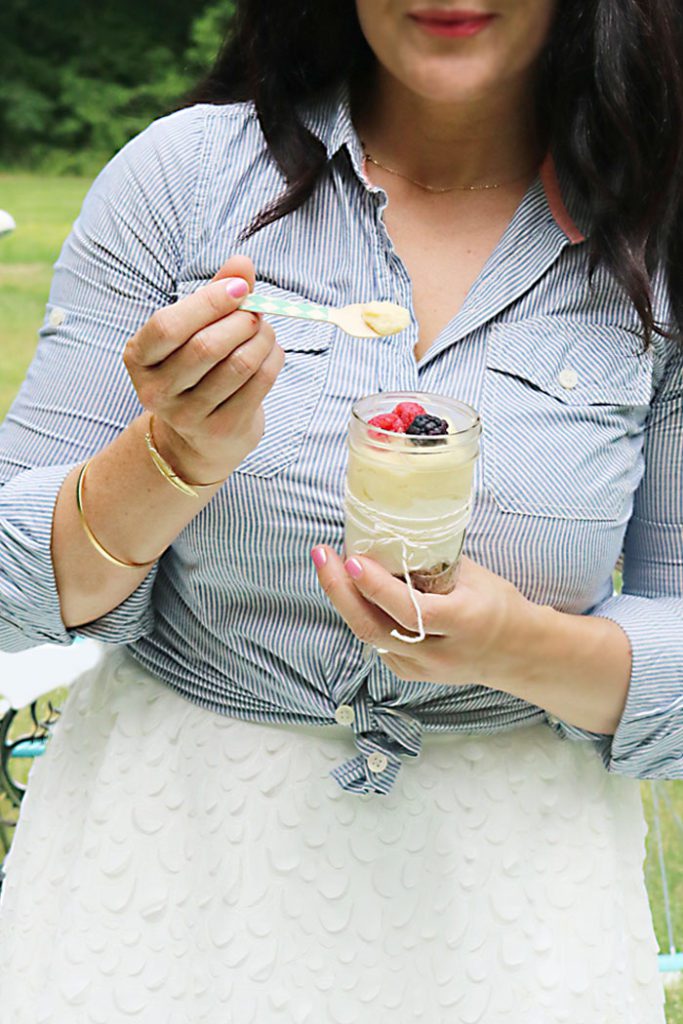 mothers-day-picnic-cheesecake-in-a-jar