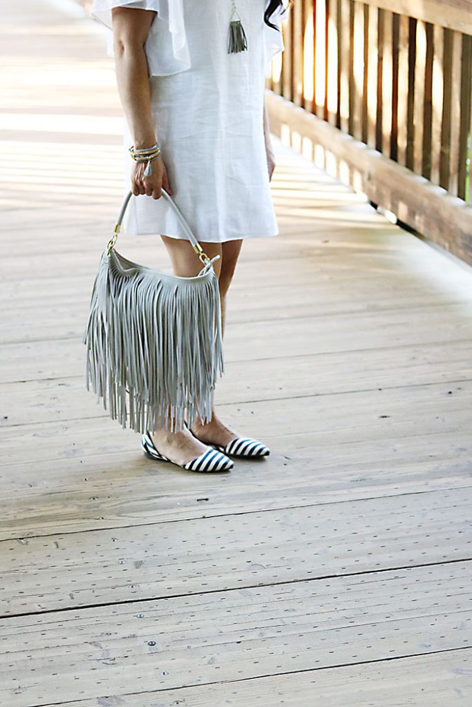 white-sundress-this-way-that-way-fringe-bag