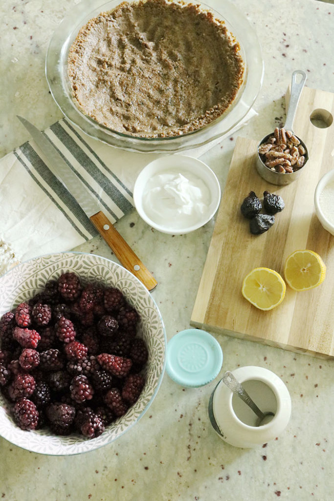 blackberries-syrup-pie-ingredients