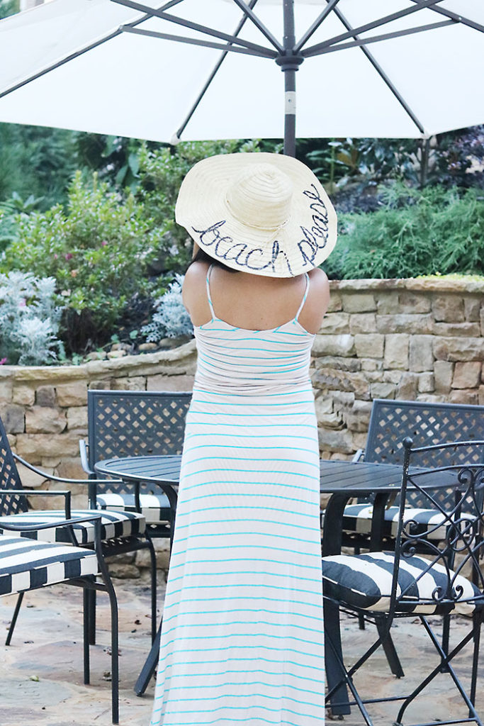 diy-word-script-straw-hat-backyard-look