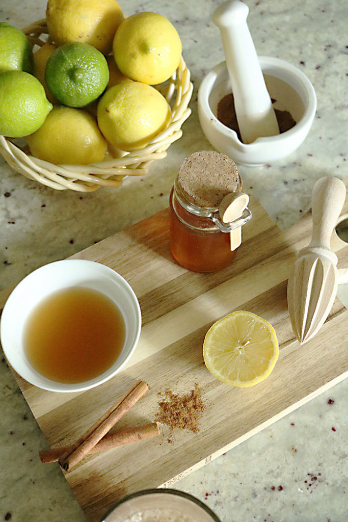 lemons-and-honey-with-apple-cider, apple cider vinegar juice, raw apple cider, detox drink, freshly squeezed lemons, cinnamon, raw honey