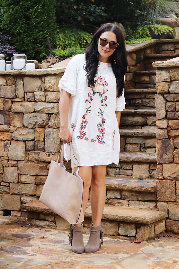 summer-white-dress-with-boots