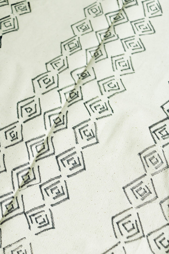 diy-mud-cloth-pillow-stencil-pattern