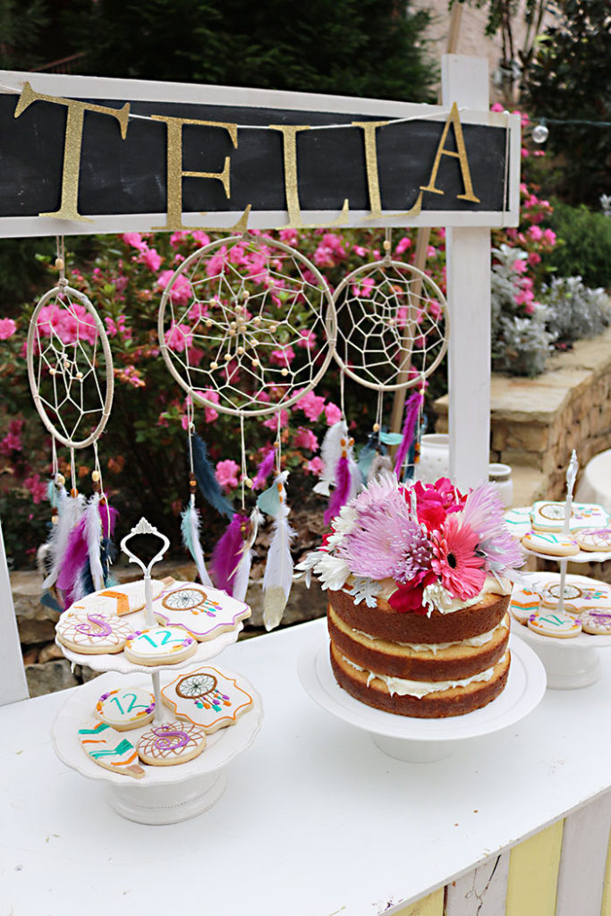 boho-movie-night-cake-furniture-stand