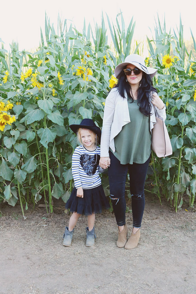 fall-to-do-list-corn-maze-with-kids