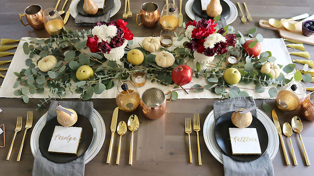 farm-to-table-thanksgiving-flower-and-fruit, thanksgiving centerpiece, tablescape, organic raw, fresh fruit, autumn colors, pearls, metallic pears, thanksgiving table decor, name placement, 