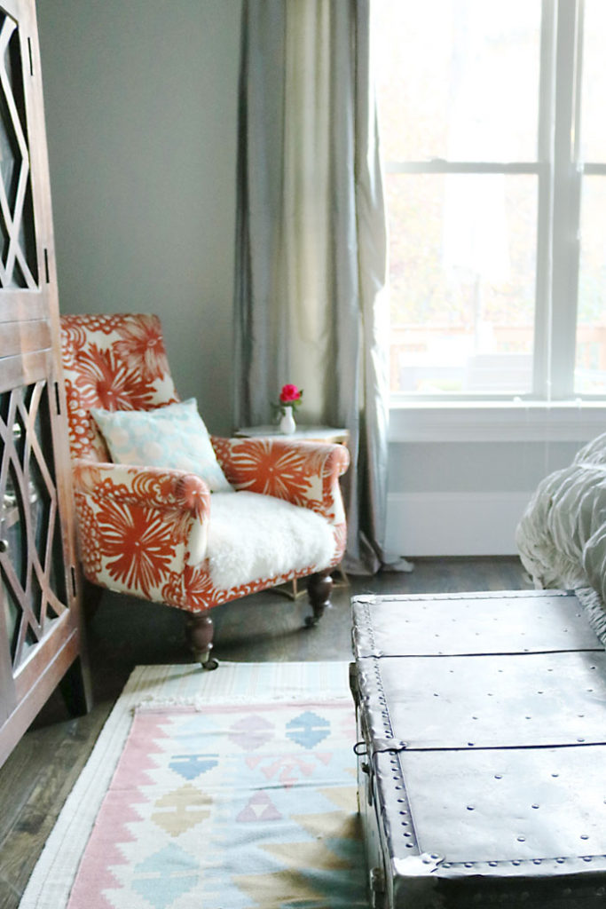 guest-bedroom-red-chair