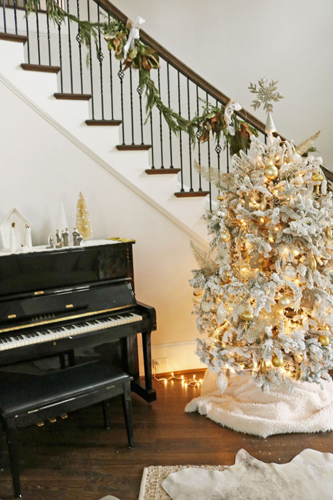 christmas-decorations-white-flocked-tree-foyer