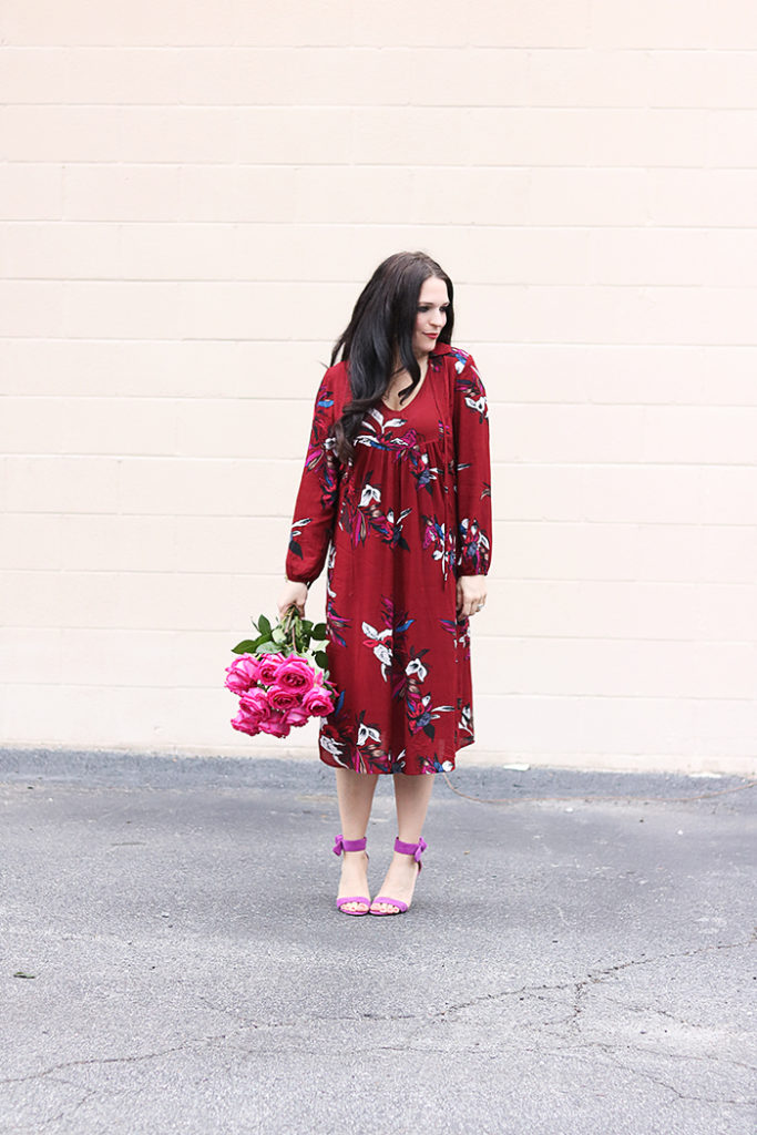 valentines day boho chic outfit, valentines outfit for women, floral dress for valentines day, copper theory dress, free people dress, pink roses, romantic feminine outfit for Valentines day date night, galentines outfit