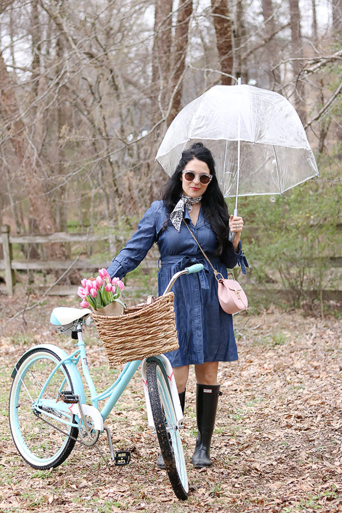 DIY bike basket with old basket and leather belt, diy bike basket, simple, wicker basket, chambray dress, umbrella, hunter boots