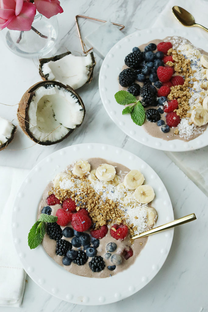 protein acai bowl, acai bowl with protein, how to make acai bowl, acai bowl with coconut and bananas, acai bowls, acai bowl healthy, acai bowl on a budget, acai bowl puree, acai bowl chocolate protein, granola, coconut, mint, berry acai bowl, rio acai bowl