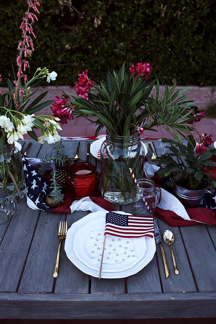 Patriotic 4th of July Tablescapes for a Fun Celebrations