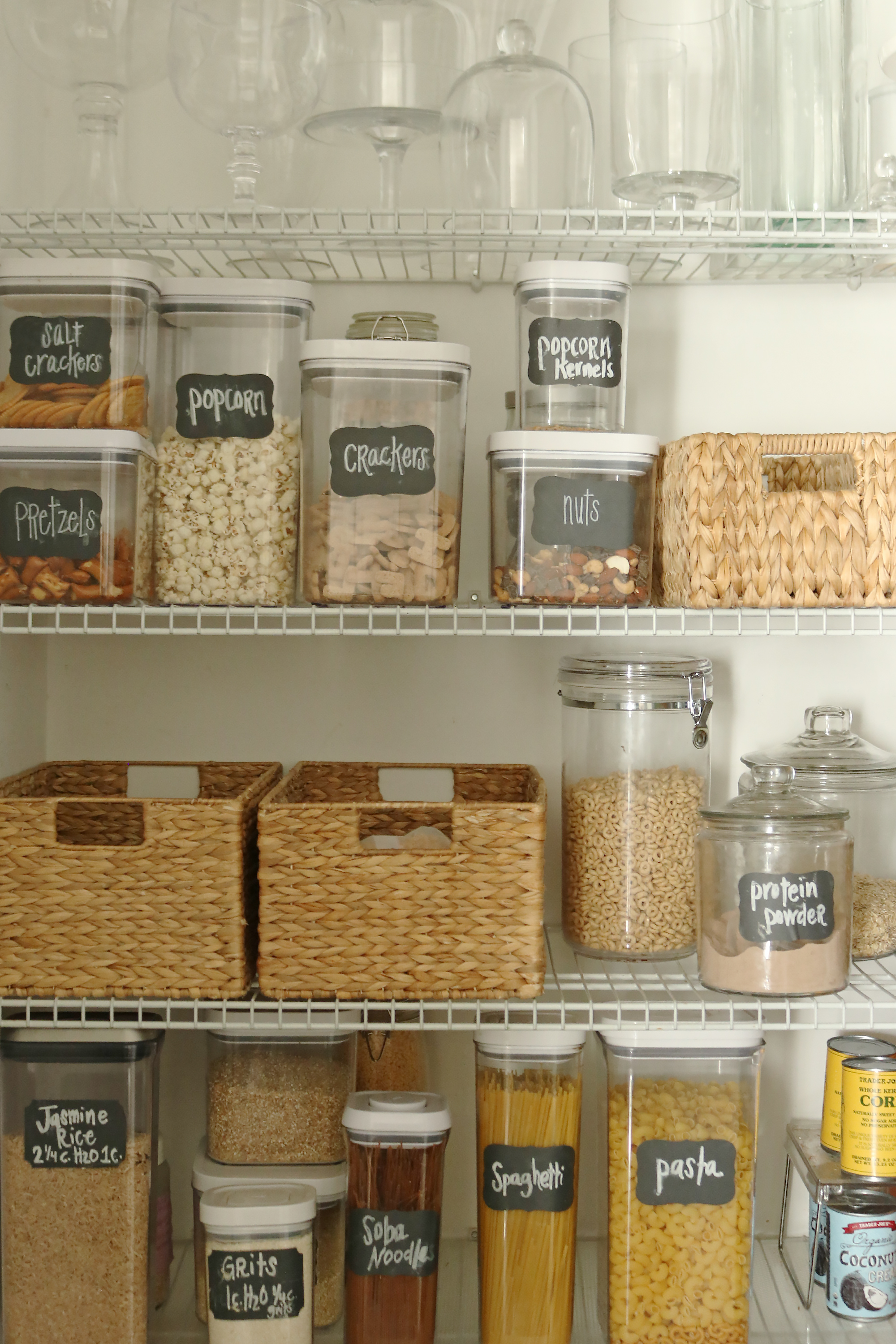 5 Tips for an Organized Pantry || Darling Darleen