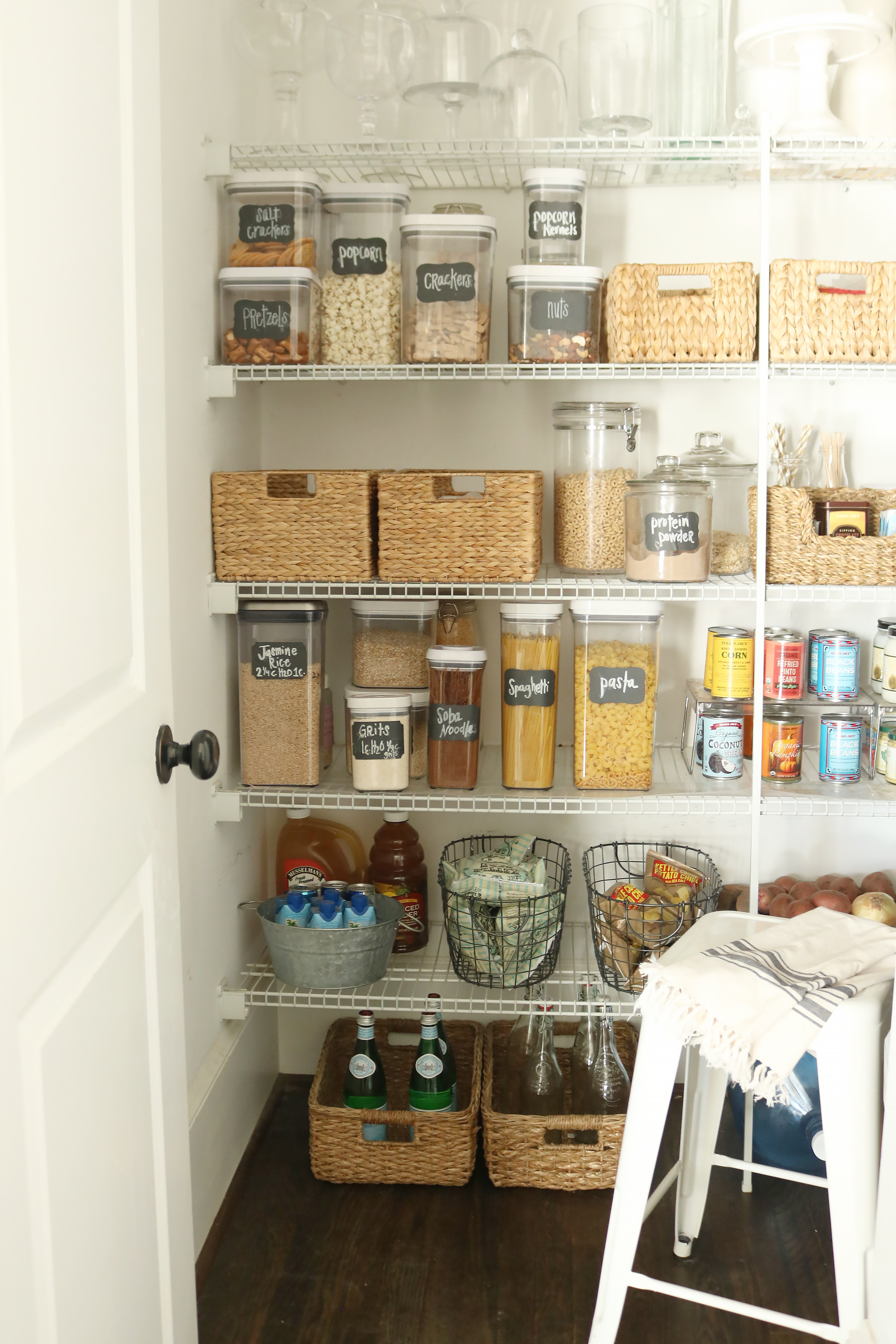 5 Tips for an Organized Pantry || Darling Darleen