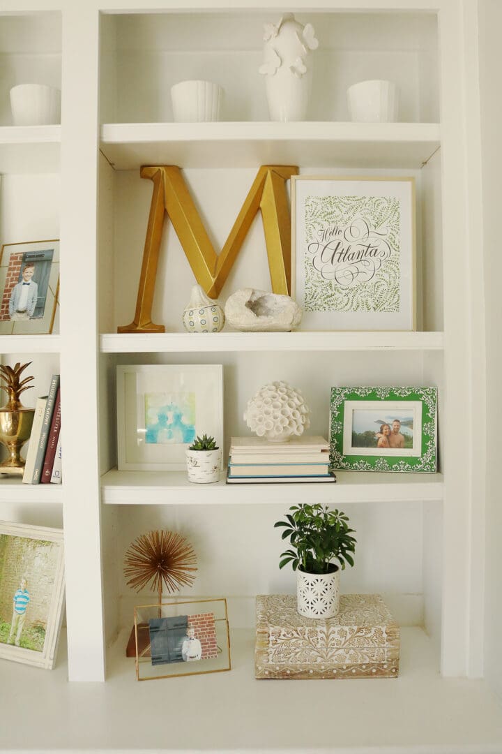 4 Tips for Refreshening Your Bookshelf || Darling Darleen #bookshelfstyling #bookshelfshelfie #darlingdarleen