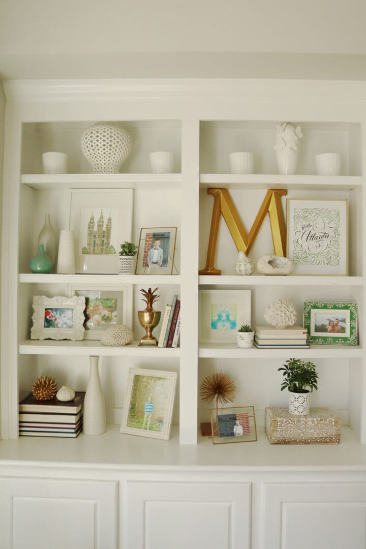 4 Tips for Refreshening Your Bookshelf || Darling Darleen #bookshelfstyling #bookshelfshelfie #darlingdarleen