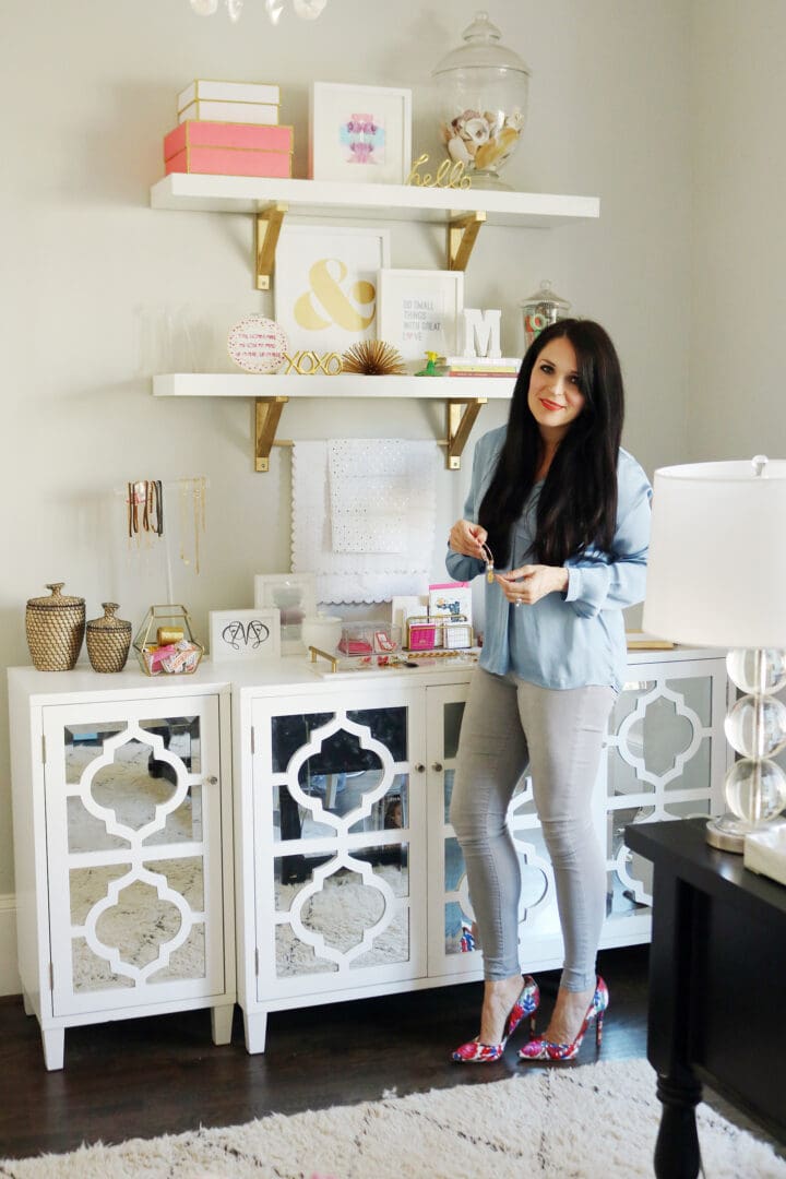 Darleen Meier Jewelry Office Tour | Feminine and Chic office studio | Darling Darleen #homeoffice #darleenmeierjewelry #darlingdarleen #officereveal