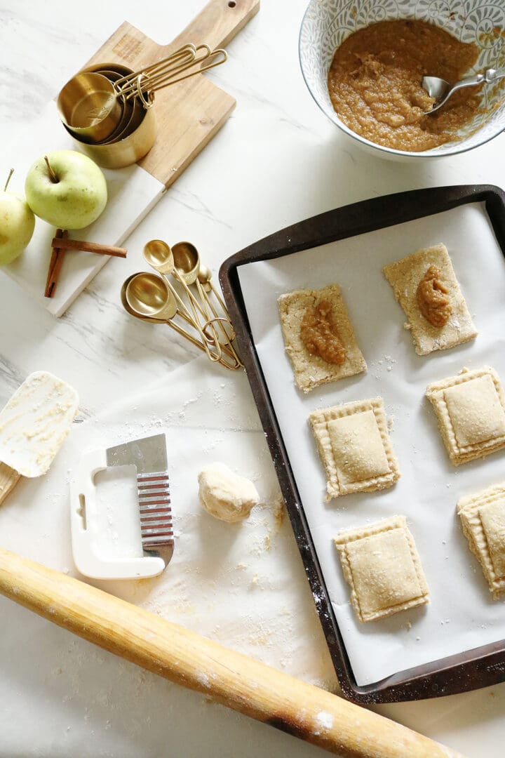 Homemade Gluten-free Apple Pop Tart that your Kids will love || Darling Darleen
