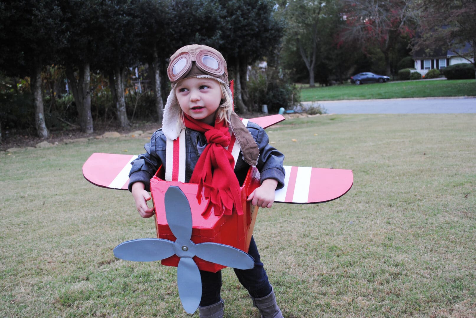 Best Halloween Costumes for Family and Kids, Amelia Earhart with Airplane kid costume, Best Homemade Costumes || Darling Darleen