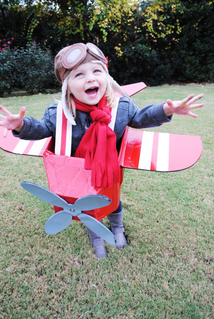 Best Halloween Costumes for Family and Kids, Amelia Earhart with Airplane kid costume, Best Homemade Costumes || Darling Darleen