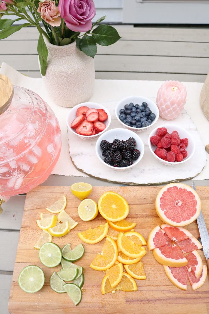 summer fruit drink recipes with 7UP, mixed fruit drink ideas with 7UP found at Krogers, summer backyard party ideas, mixing drink table for summer barbecue parties, 7UP drink mix ideas || Darling Darleen
