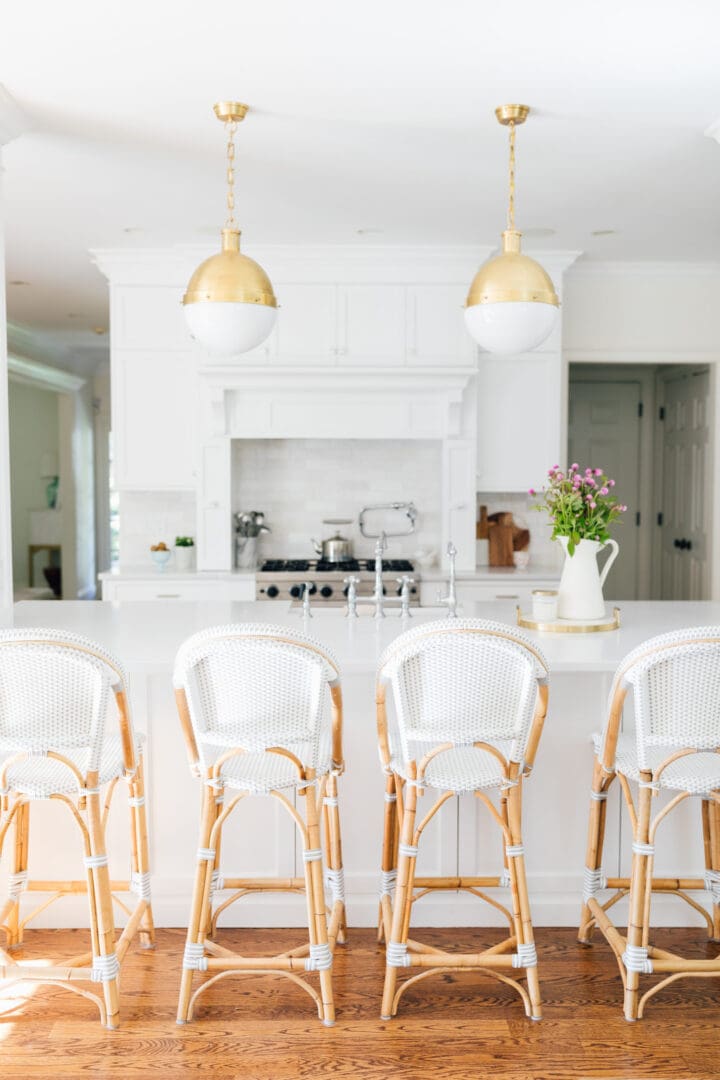 Tips for getting your home ready to sell during the spring market. Also print out our checklist for prepping your home this spring. || Darling Darleen Top Lifestyle CT Blogger