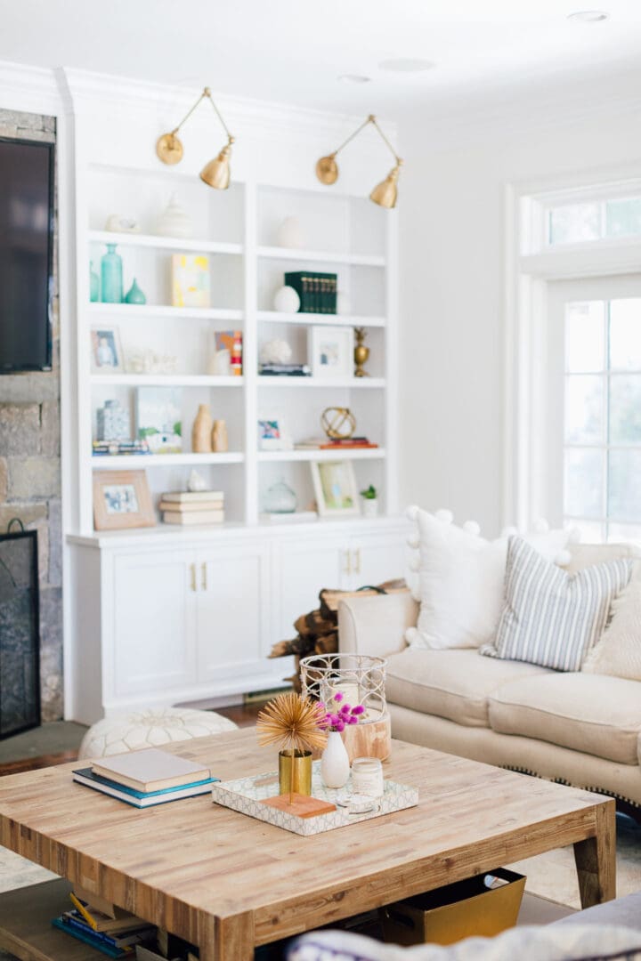 Tips for getting your home ready to sell during the spring market. Also print out our checklist for prepping your home this spring. || Darling Darleen Top Lifestyle CT Blogger