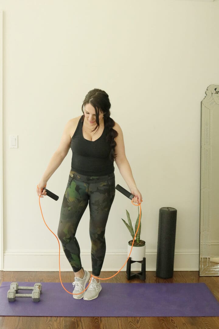 Stuck at home? Here are the best of the best must-haves for home exercise equipment that will work that booty without leaving the comfort of your home. || Darling Darleen Top Lifestyle Blogger #homeexercise #homefitnessequipement #darlingdarleen