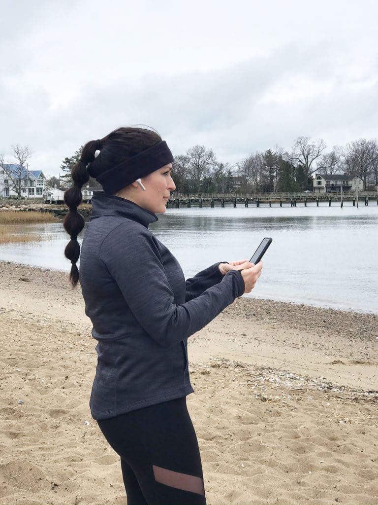 Sharing my 15 Favorite Podcasts that are on a must-listen to while working out or running. Breaking up by categories || Darling Darleen Top Lifestyle Blogger #darlingdarleen #darleenmeier #podcasts