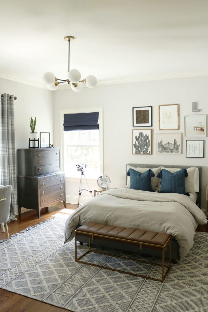 Sharing the reveal of our modern teen boy bedroom that is the perfect transition to a guest bedroom with its subtle colors and simple lines.  Modern line and gallery picture wall of navy and gray || Darling Darleen Top New England Lifestyle Blogger #boybedroom #modernbedroom