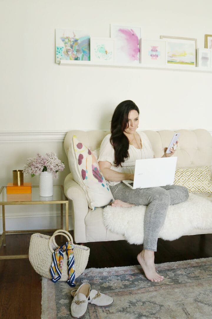 Tips on reducing the effects of screen time and still enjoy the quality of life || Darling Darleen Top Connecticut Lifestyle Blogger 
