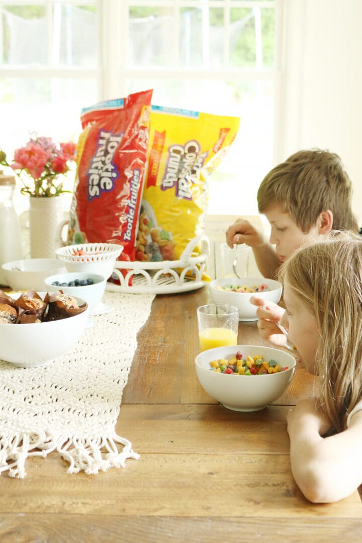 Five Ideas to Break-Up Quarantine Days like cereal for dinner with Malt-O-Meal cereals! || Darling Darleen Top Lifestyle CT Blogger #maltomeal #quarantineideas 