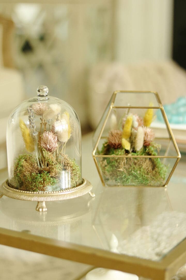 The perfect fall coffee table accent piece are these DIY dried floral Terrariums || Darling Darleen Top Lifestyle CT blogger #driedfloral