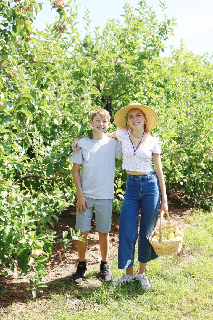 Apple Picking Season--What to wear and what apples to pick whether you are baking, cooking, canning or just eating. || DarlingDarleen.com Top CT Lifestyle Blogger