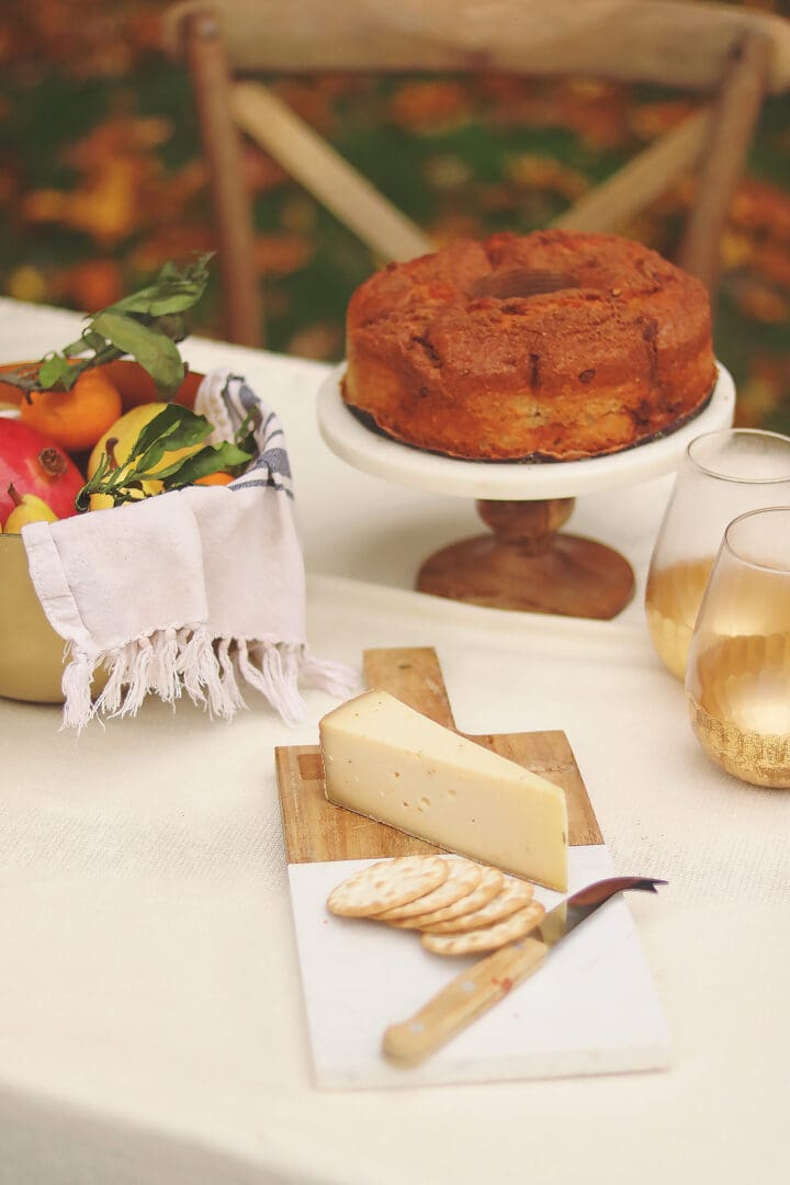 Outdoor Thanksgiving Table plus an easy DIY Over-The-Table Floral Rod to Make Your Thanksgiving Table a Feast to Remember and to use for all your festive holidays. || Darling Darleen Top Lifestyle CT Blogger #thanksgivingtable #thanksgiving #darlingdarleen