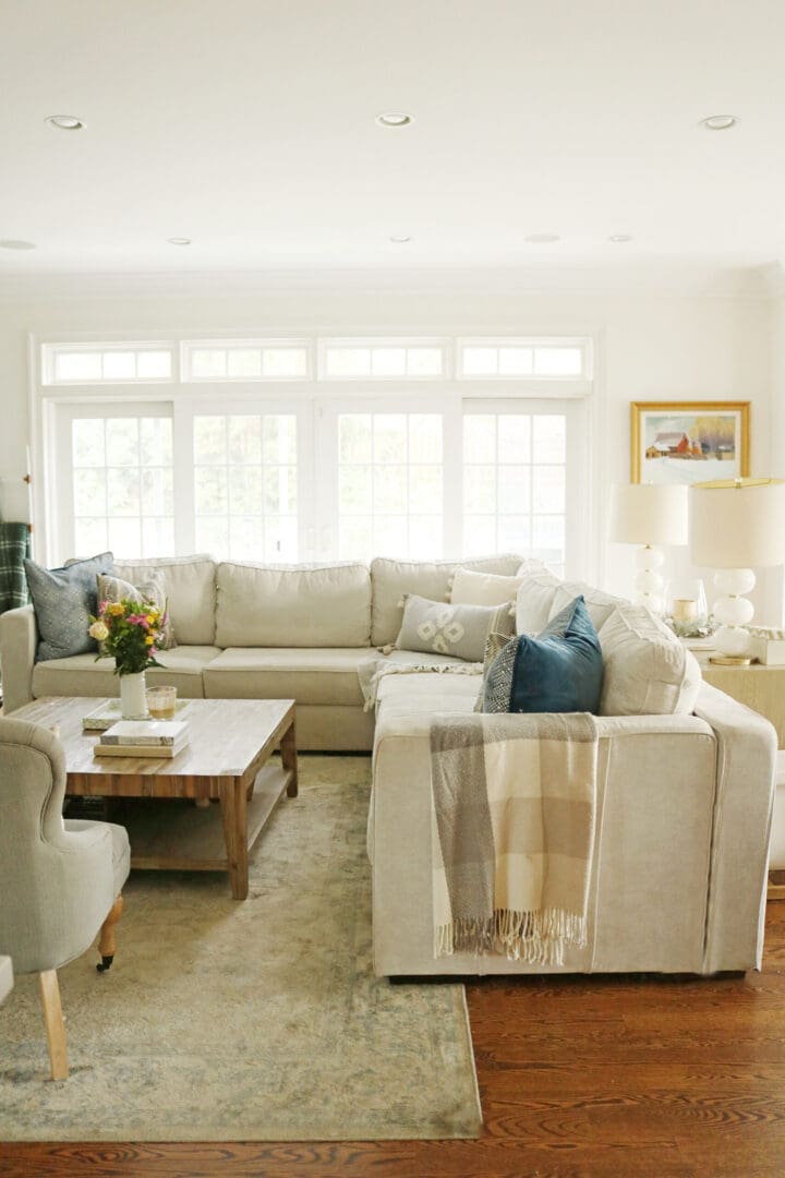 Thinking about getting a Lovesac? Make sure to check out my Lovesac Sectional Review with the pros and cons of purchasing a LoveSac sectional. || Darling Darleen Top CT Lifestyle Blogger #darlingdarleen #lovesac